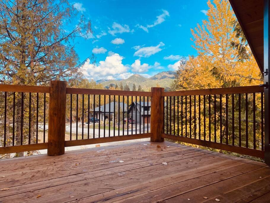 Ski-In Chalet: Private Hot Tub, Bonus Bunk House Fernie Exteriér fotografie