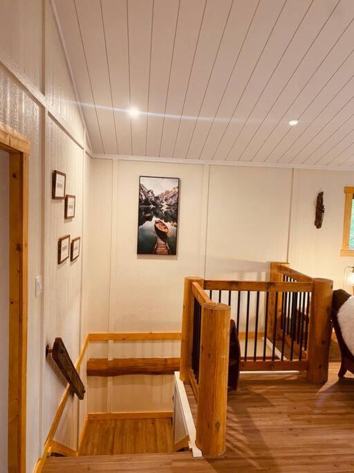 Ski-In Chalet: Private Hot Tub, Bonus Bunk House Fernie Exteriér fotografie