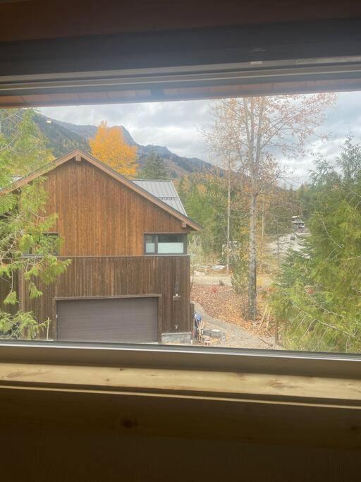 Ski-In Chalet: Private Hot Tub, Bonus Bunk House Fernie Exteriér fotografie